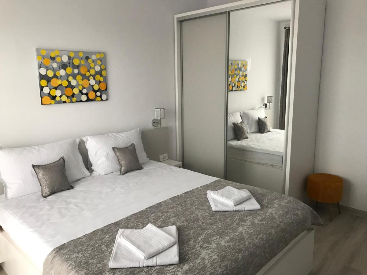 Suitetrails - NEW Aparthotel Floresti