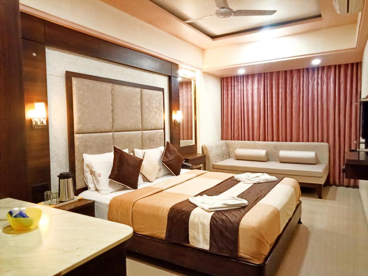 Hotel Poonam - Housity