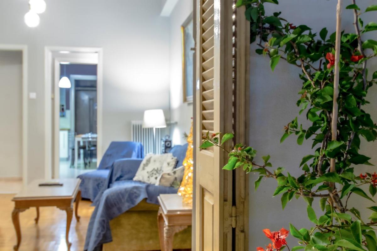 Apartment overlooking the old bridge - Hizvo