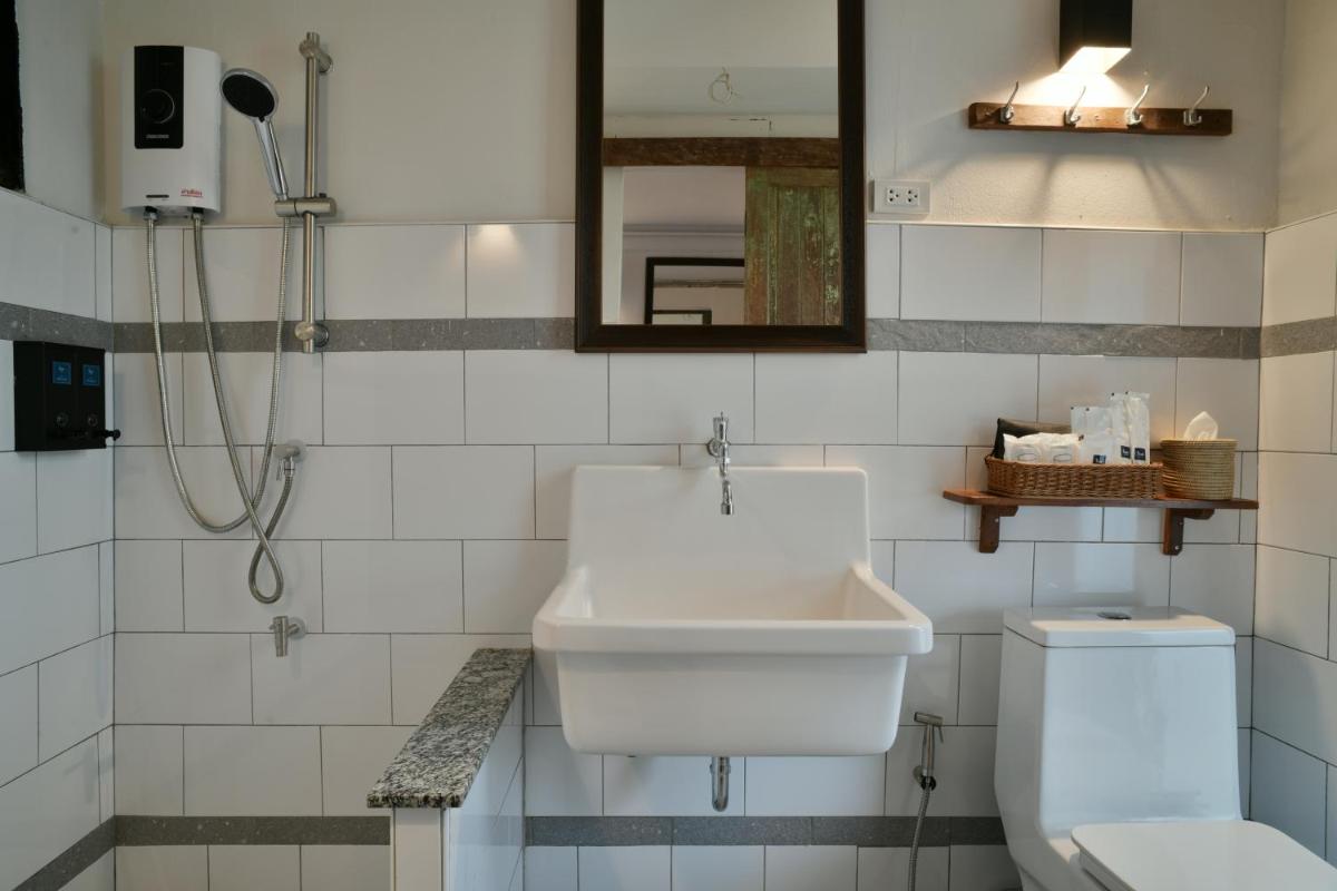 Velawarin Hotel - Housity