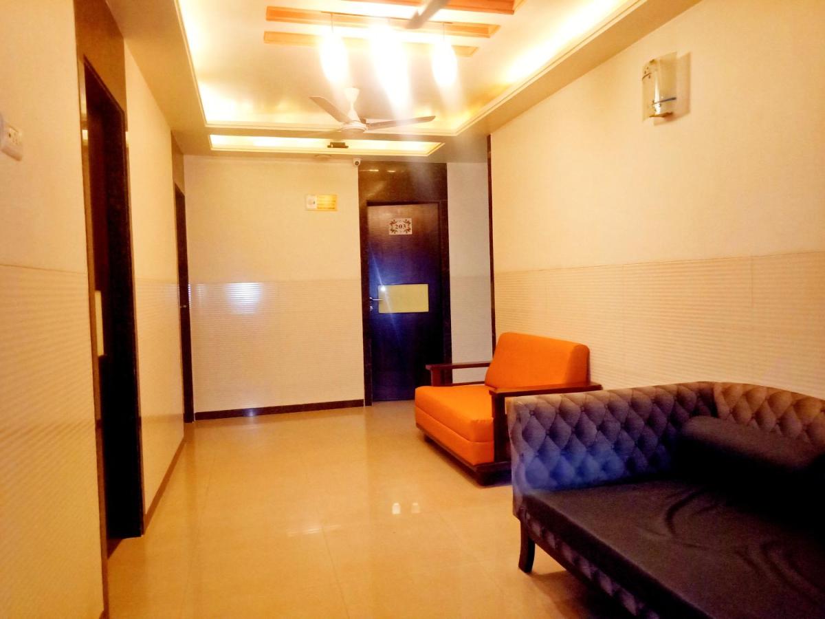 Hotel Poonam - Housity