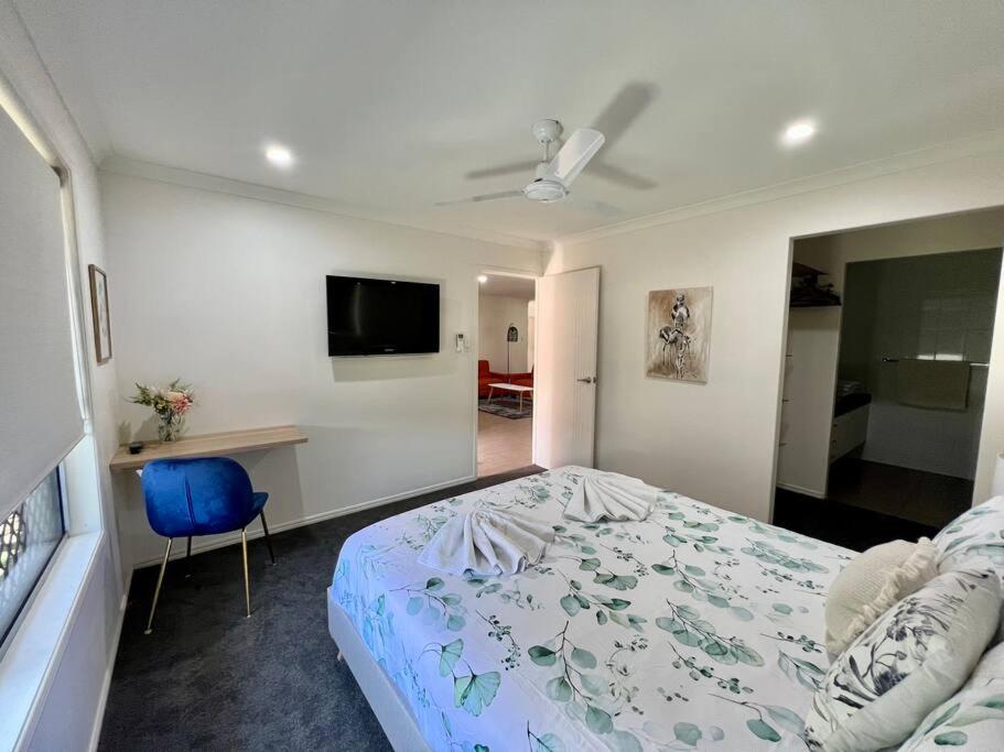 Lux in Bundy - Wifi, AC, Netflix and comfort - Housity