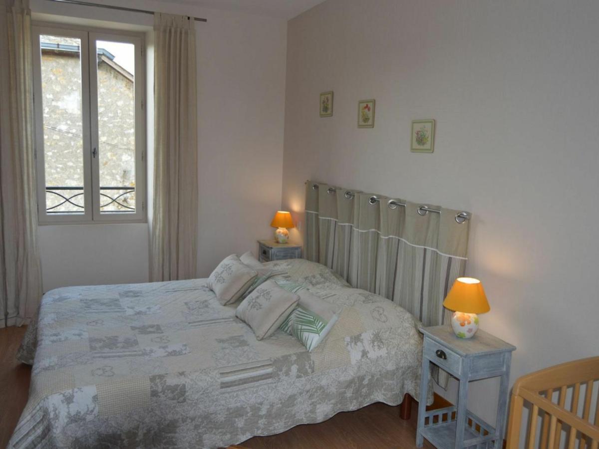 Villa Le Pont-Chrétien-Chabenet, 3 pièces, 7 personnes - FR-1-591-206 - Housity