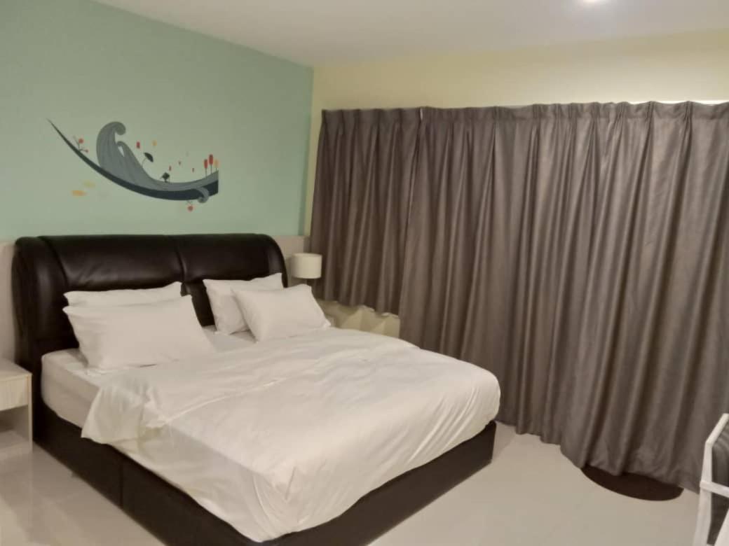 Suitetrails - SRS PARADISE ISLAND HOMESTAY