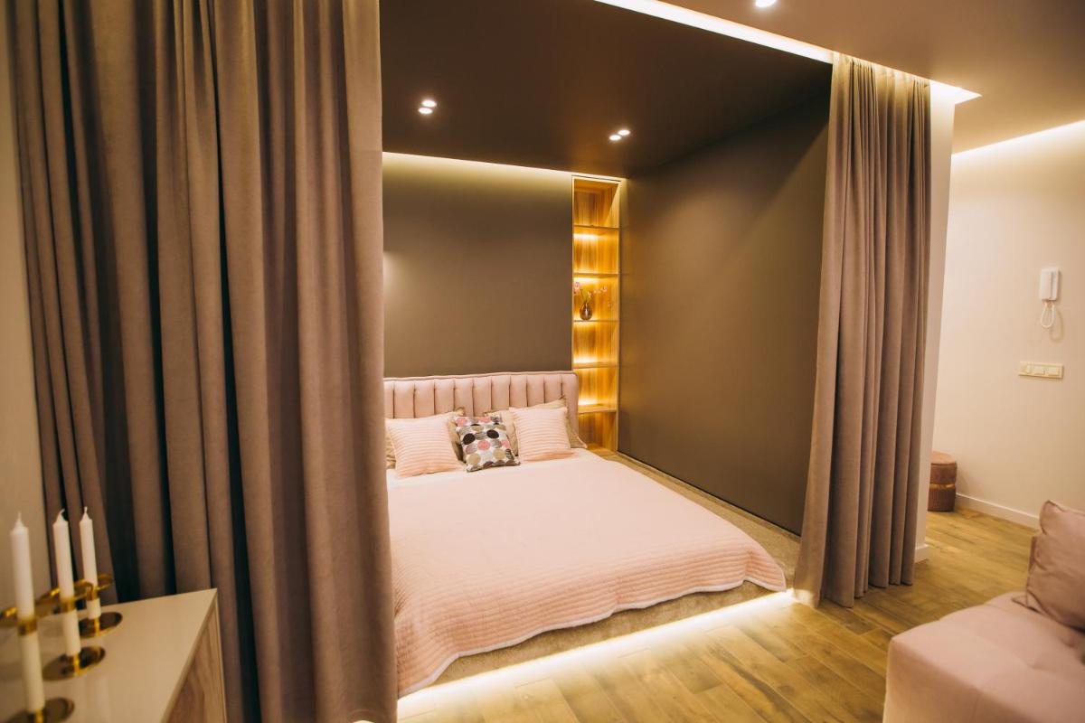 Suitetrails - Vodogray luxury apartments with underground parking Елітний закритий, житловий комплекс