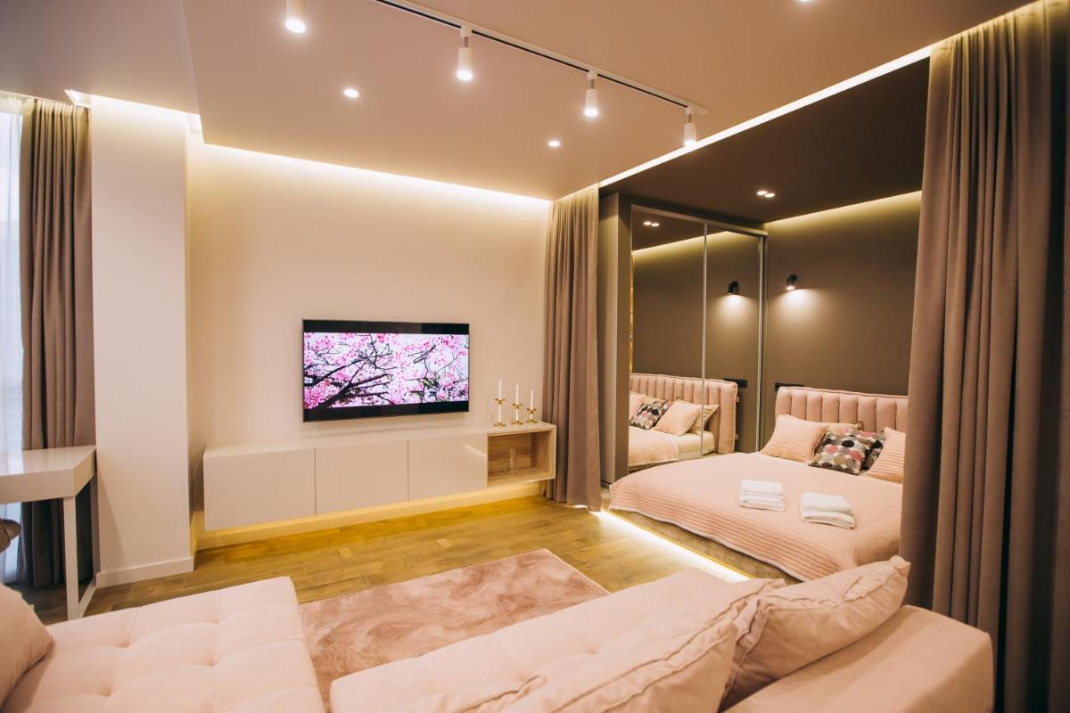 Suitetrails - Vodogray luxury apartments with underground parking Елітний закритий, житловий комплекс