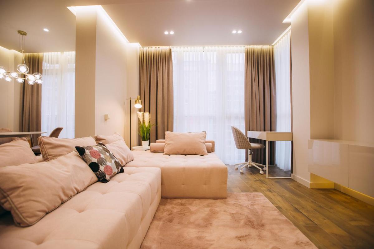 Suitetrails - Vodogray luxury apartments with underground parking Елітний закритий, житловий комплекс