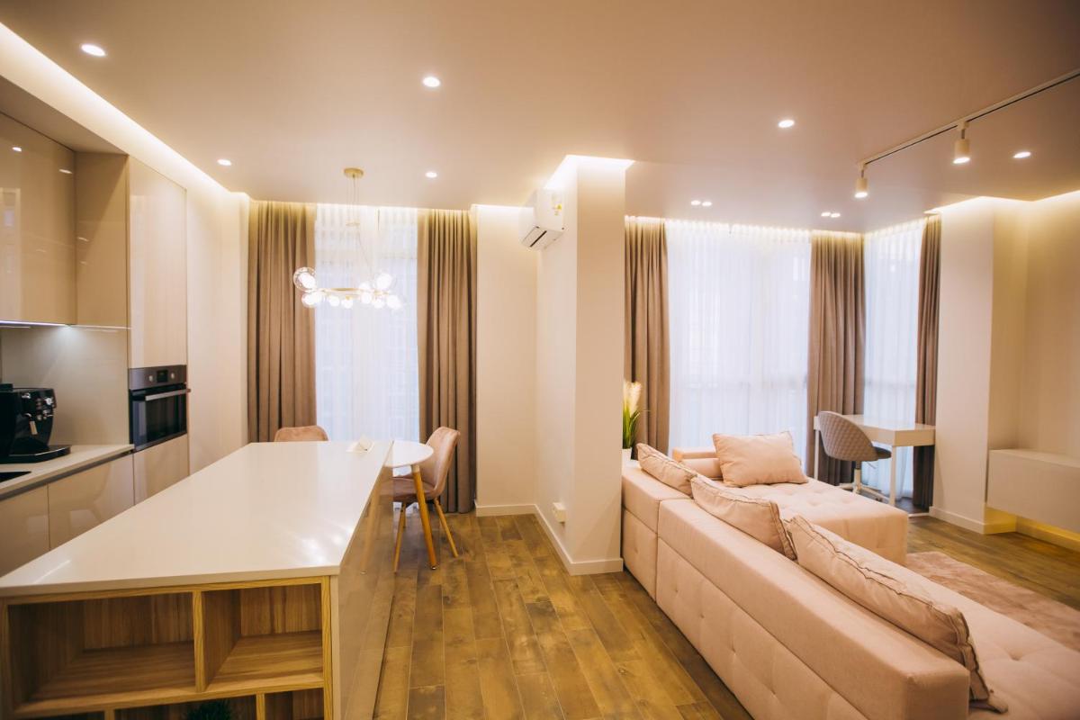 Suitetrails - Vodogray luxury apartments with underground parking Елітний закритий, житловий комплекс