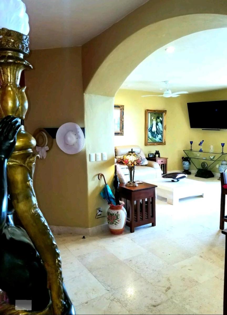 Suitetrails - Villa Jaguar Beachfront Luxery 2b2bth SUPER LUX Pool jacuzzi