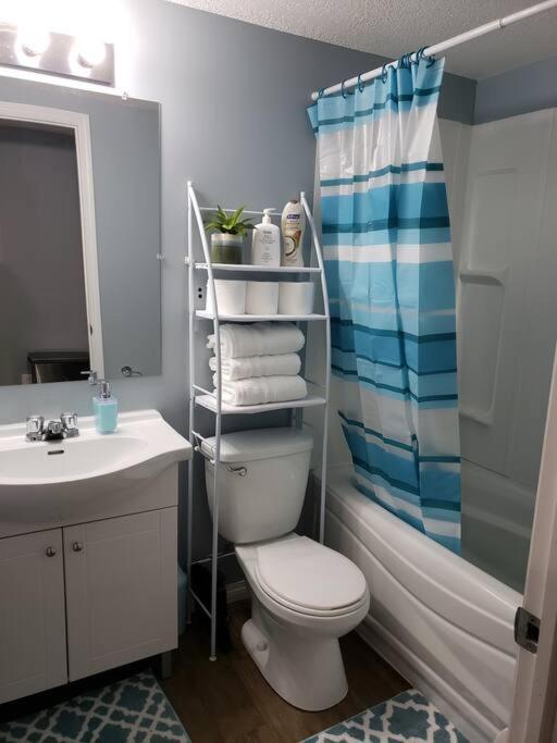 Cozy Two Bedroom Guest Suite in NW - Hizvo