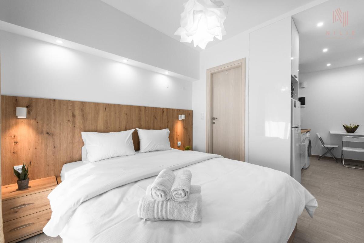 Twins, Nilie Hospitality MGMT - Housity