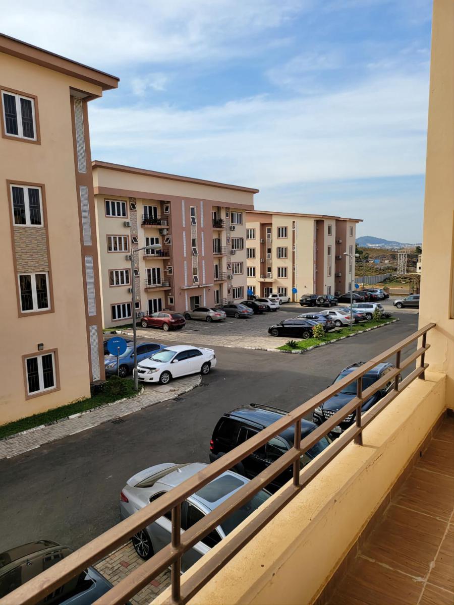 Suitetrails - Nice Apartment With free WiFi, Netflix, kitchen, Playstation 4, 24hours Electricity, Gym, Laundry and Mini Mart