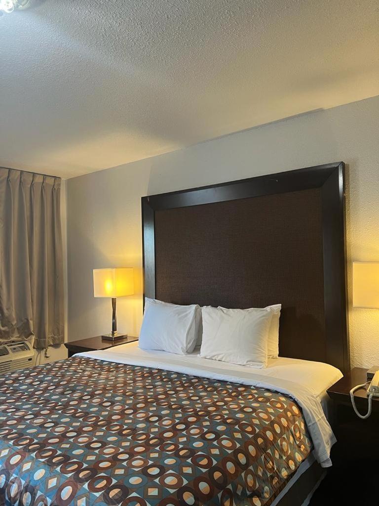 Suitetrails - GOLDSTAR INN MOTEL