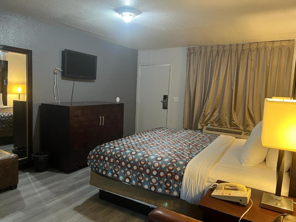 Suitetrails - GOLDSTAR INN MOTEL
