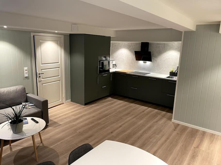 Suitetrails - Lofoten - New apartment, close to airport.