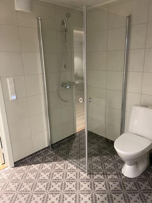 Suitetrails - Lofoten - New apartment, close to airport.