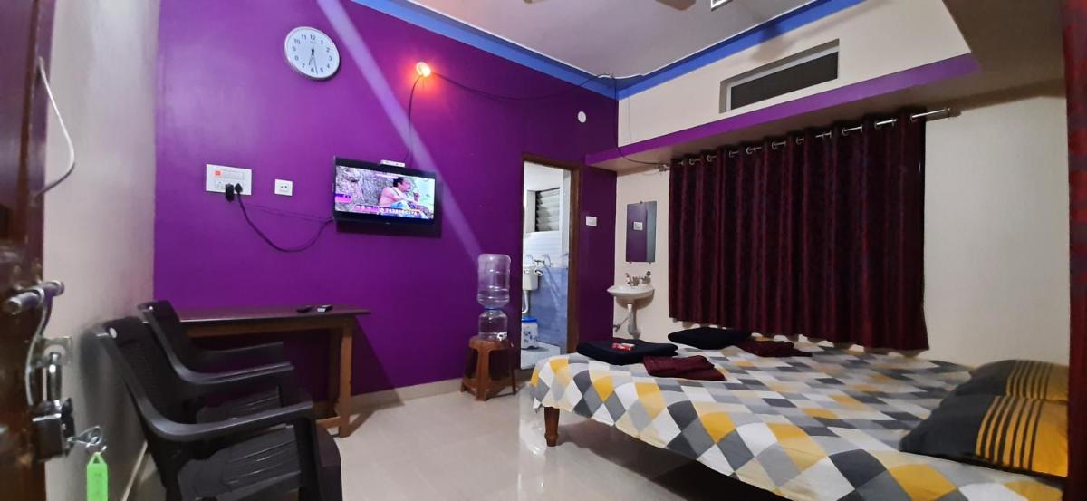 DANDELI CROCODILE EDGE HOME STAY - Housity