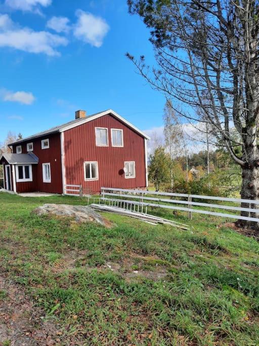 Trevlig Gård nära stad o vildmark. - Housity