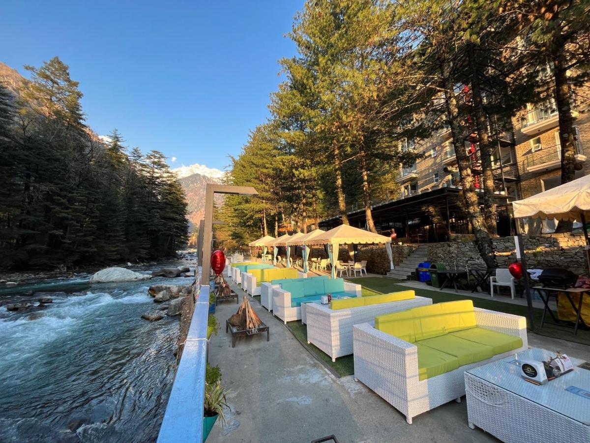 Moksha Riverside Resort - Housity