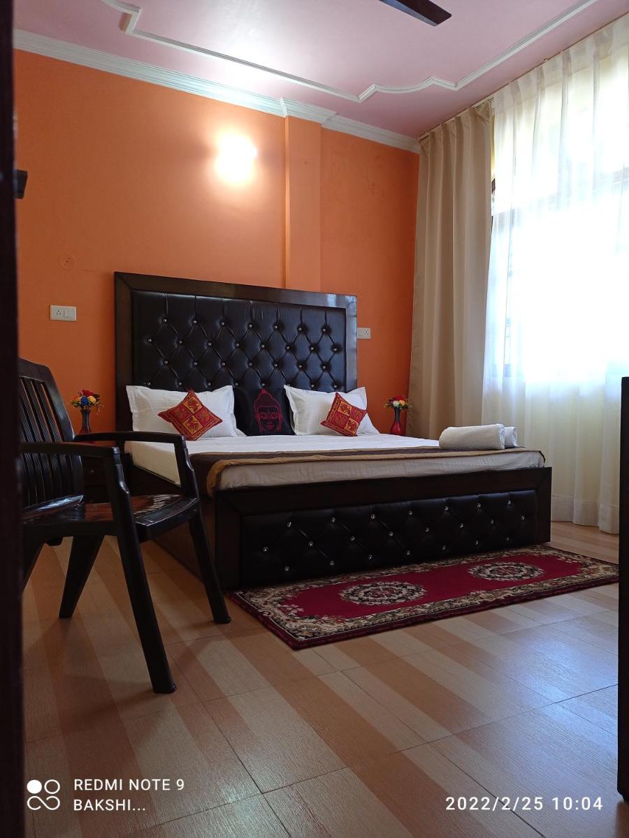 Suitetrails - Bakshi Home Stay