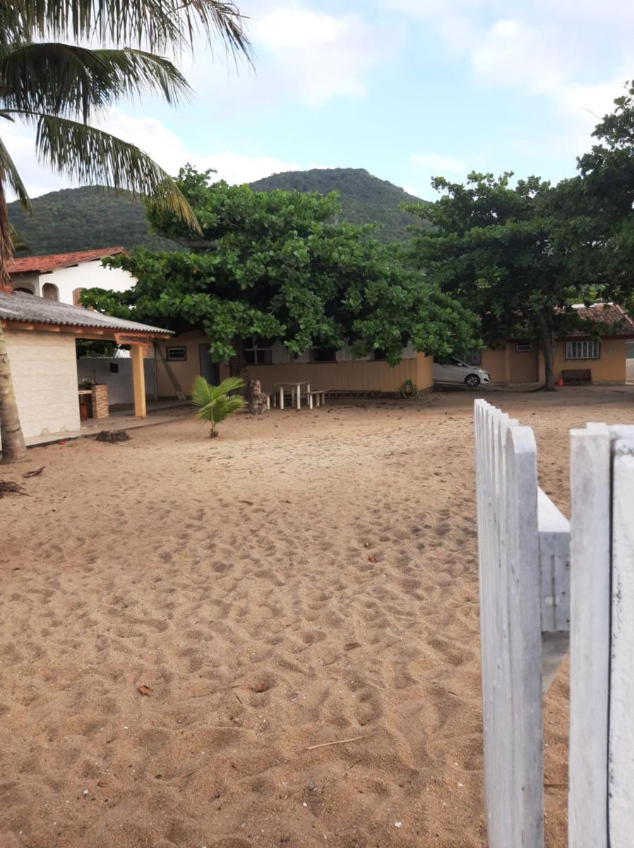 Casa na praia em frente ao mar - Housity