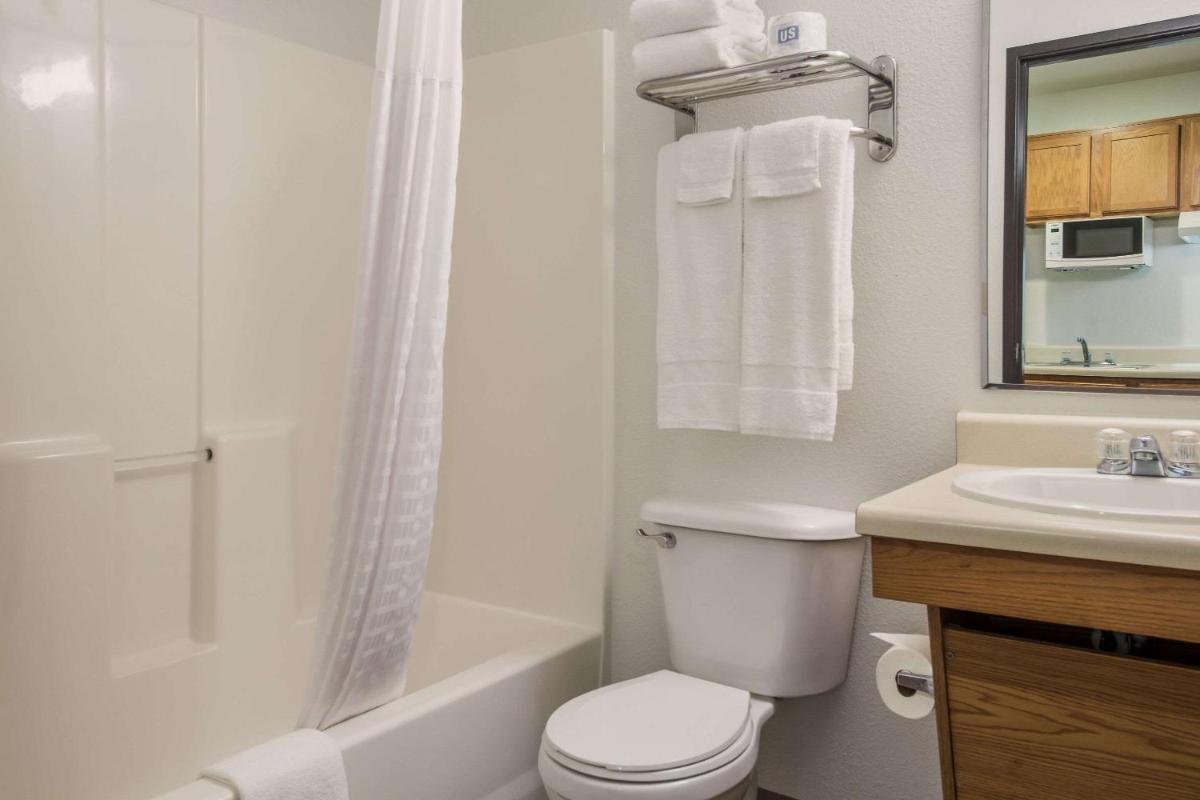 WoodSpring Suites Houston La Porte - Housity