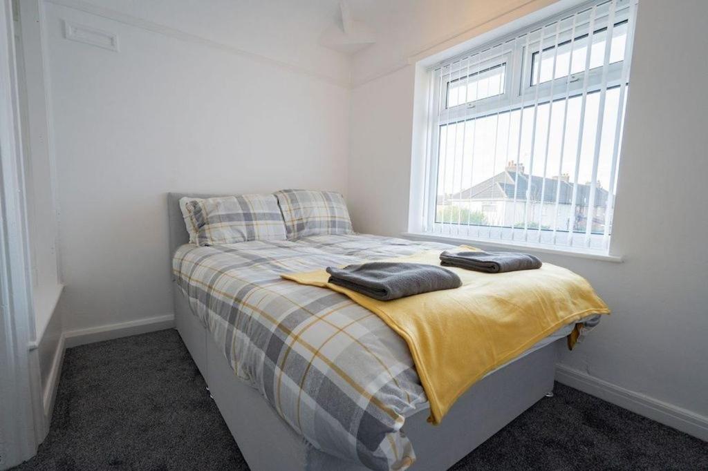 Stylish & Modern 3 Bed House - Housity