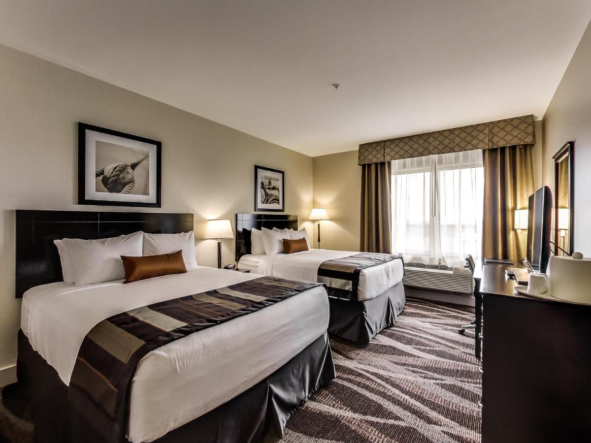 Radisson Hotel Edmonton Airport - Housity