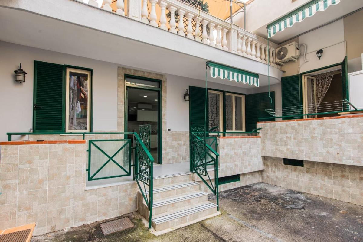 Suitetrails - Materdei Metro Apartment