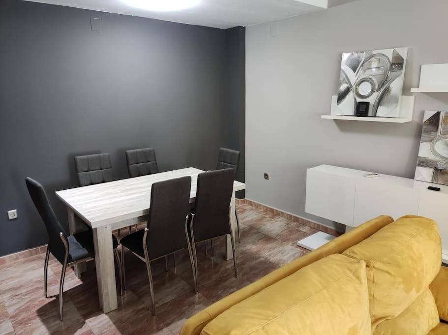 Increíble alojamiento en zona rural cerca Hoces del Júcar - Housity