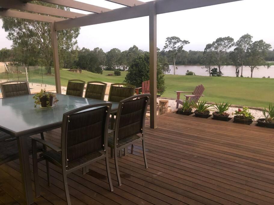 Suitetrails - Picturesque Riverview Homestead