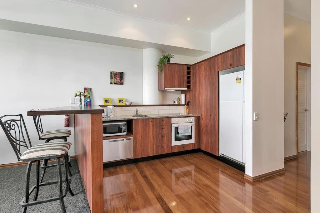 Spacious one bedroom apartment on Princes Wharf - Housity