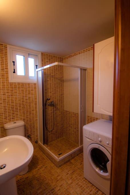 Suitetrails - Dreamy Wooden Cottage Lixouri
