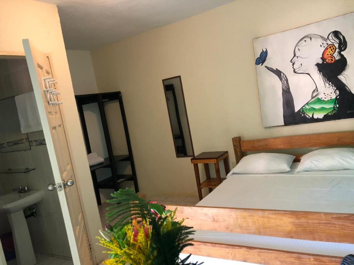 Sunshine Hotel Little Corn Island - Housity