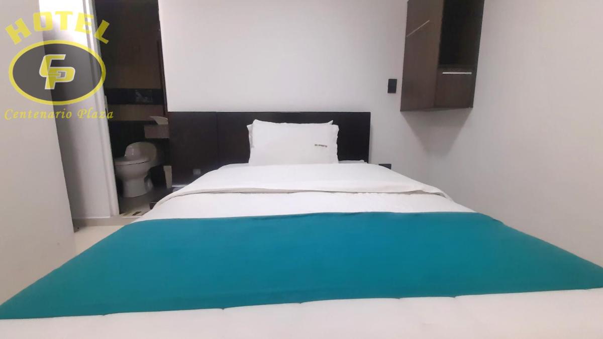 Hotel Centenario Plaza - Housity