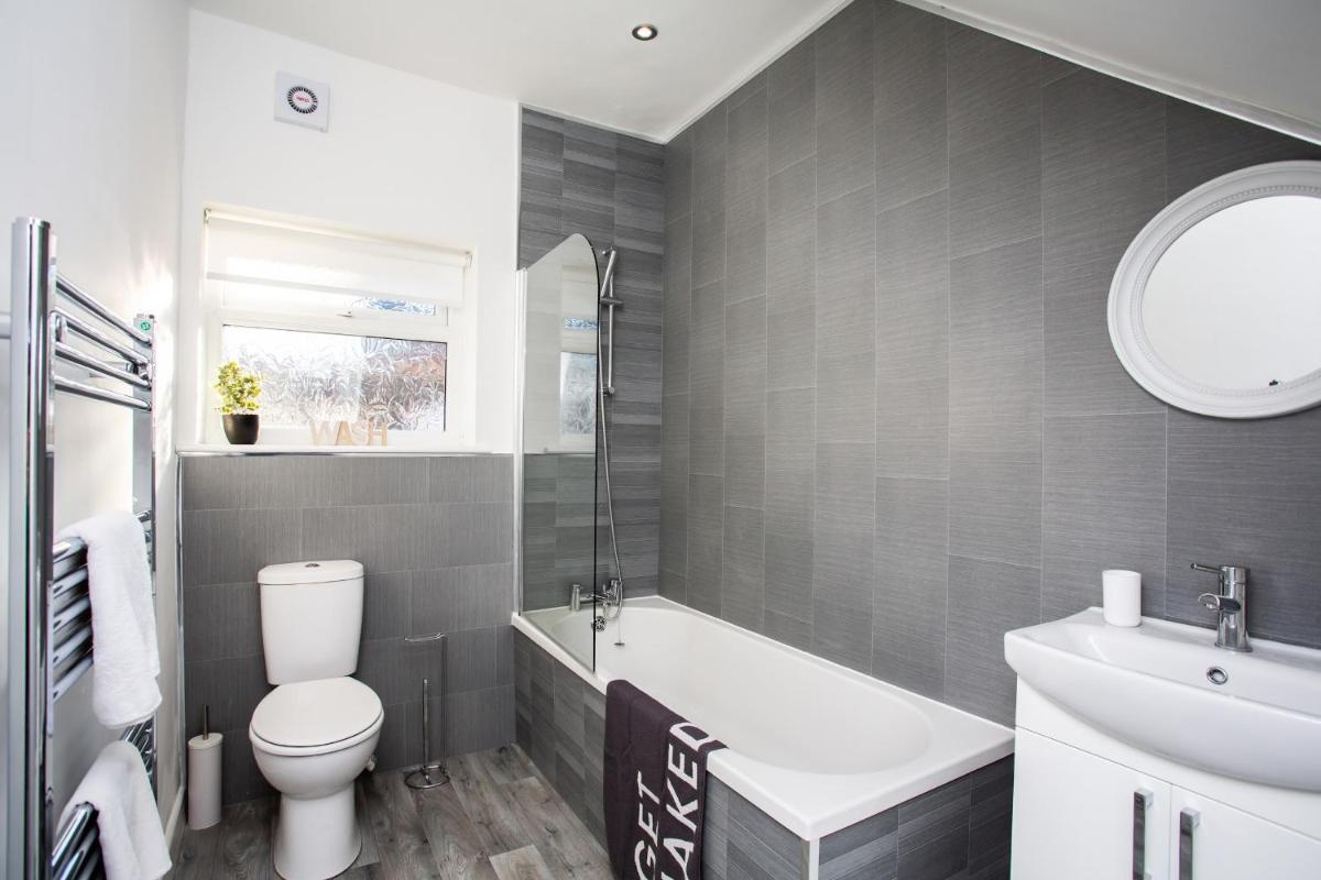 Easington House by #ShortStaysAway - Housity