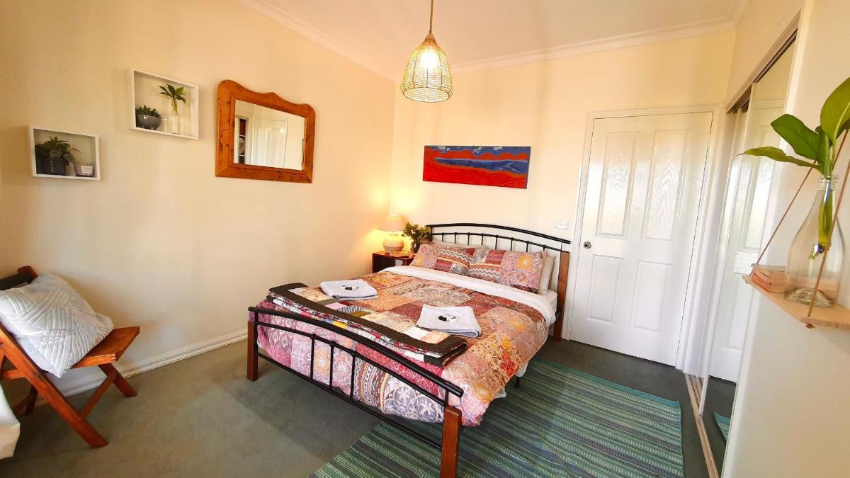 Suitetrails - Belkampar Retreat - Authentic Farm Style Home - Perfect For Families and Large Groups!