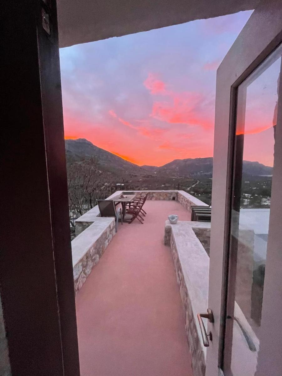 Suitetrails - villa Elpiniki Tilos