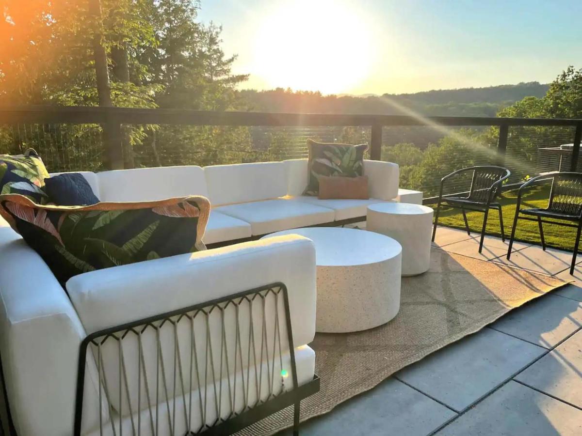 Stunning 3 BDR Hudson Valley Escape with Pool - 3 night minimum stay - Housity