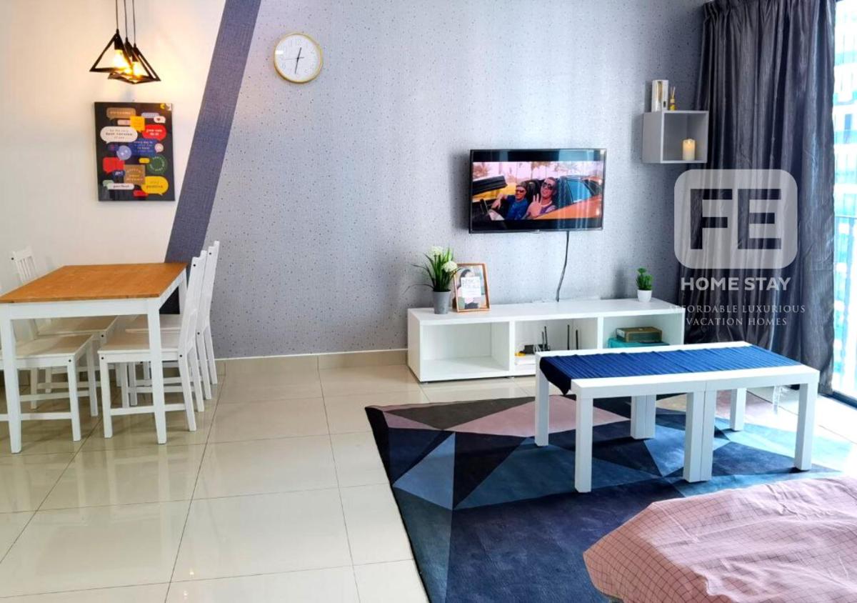 Suitetrails - Netflix Wifi Trefoil Homestay Setia Alam SACC Homestay FE