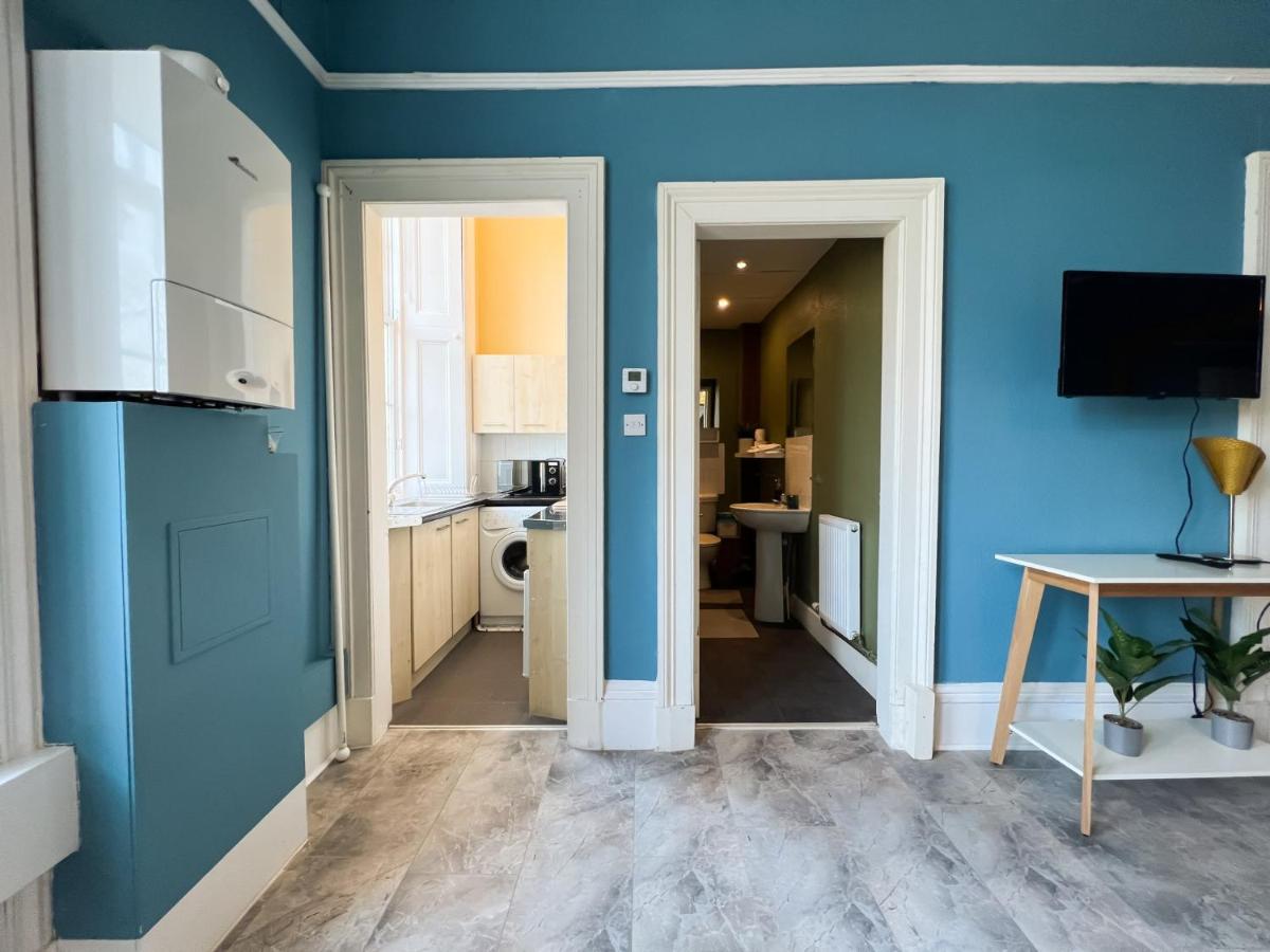 Glasgow West End Studio Apartment - Housity