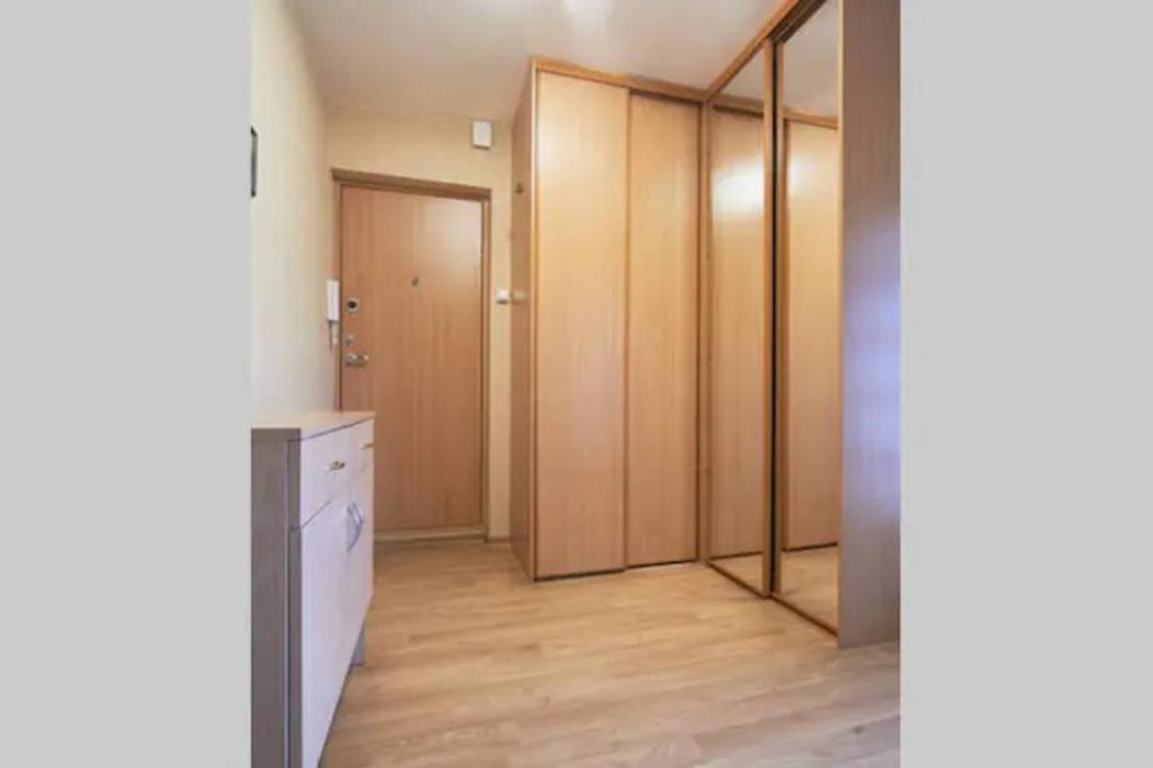 Suitetrails - Cozy private room in a three room apartment Free parking Feel like at home