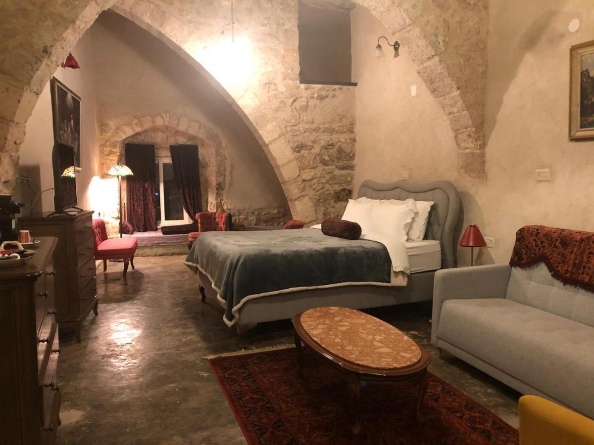 Chateau du Roi - Housity