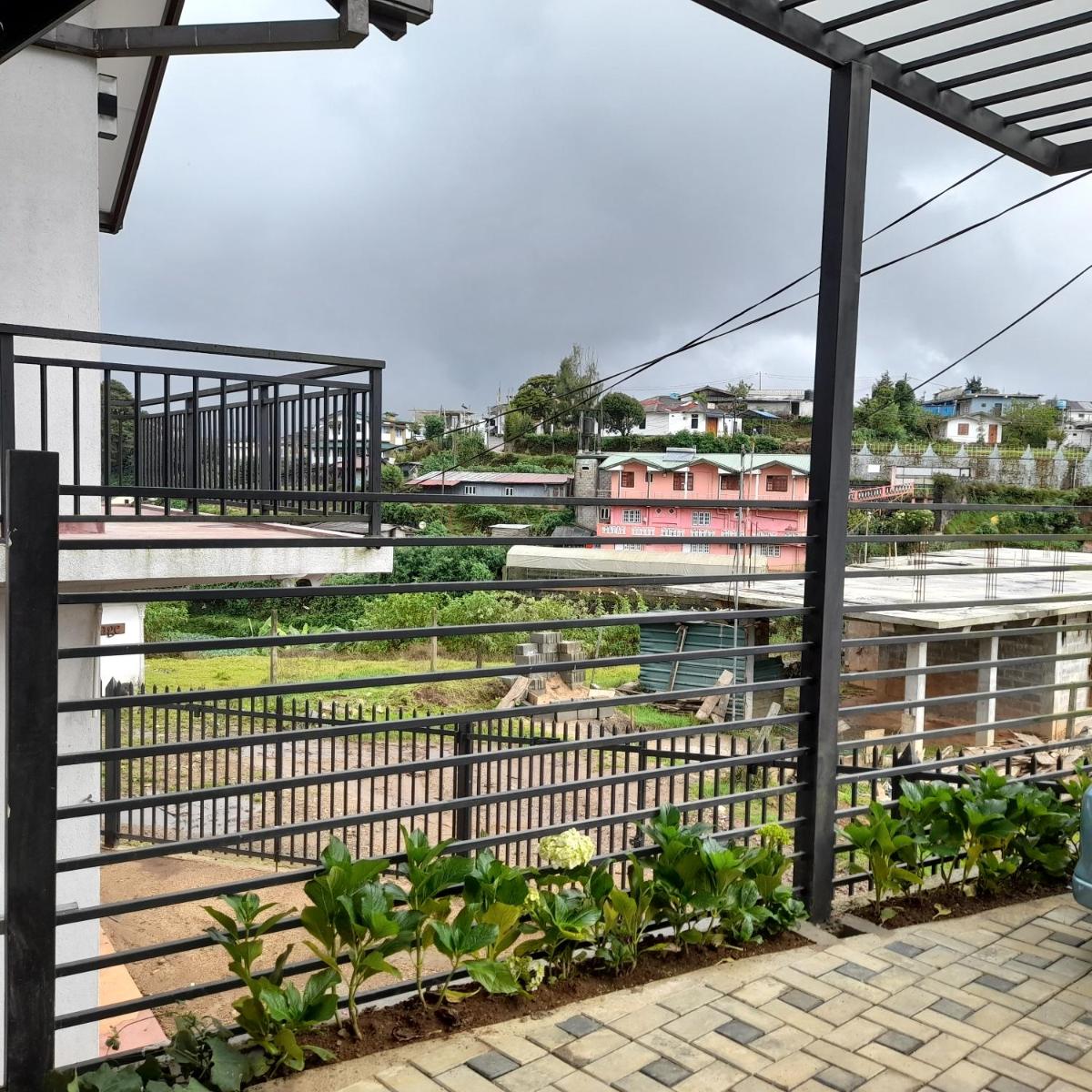 Pensive Villa - Housity