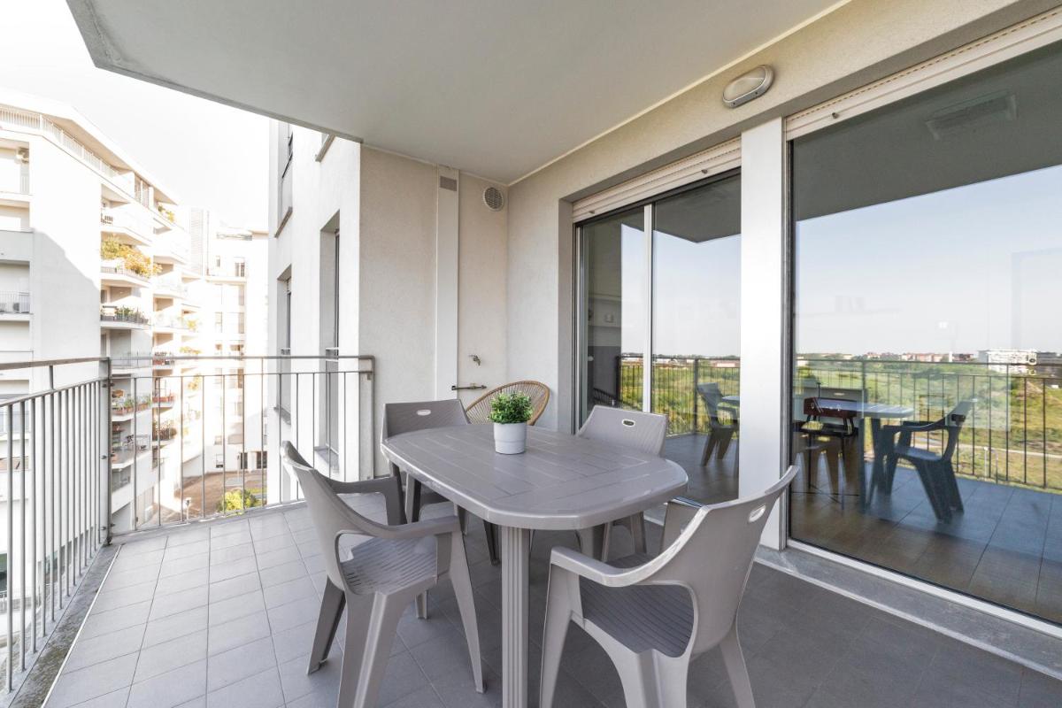Milano Rogoredo APT with Terrace! - Housity