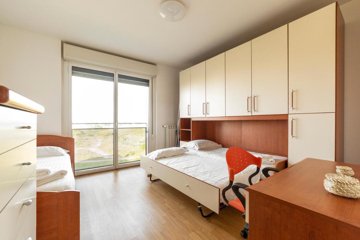 Milano Rogoredo APT with Terrace! - Housity