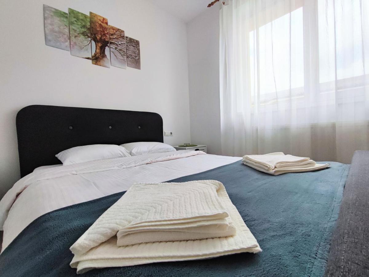 Suitetrails - Quiet and Cozy 2 bedroom flat with free parking included
