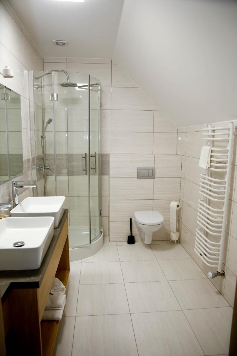 Pod Wiatrakiem - Housity