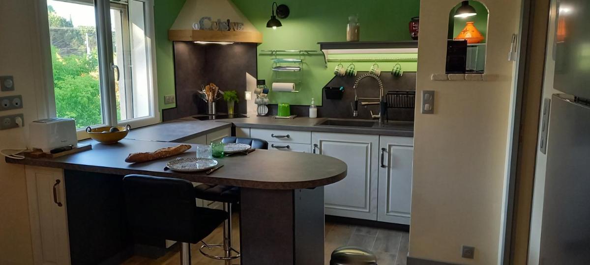 Suitetrails - Logement lumineux, entièrement rénové avec jardin