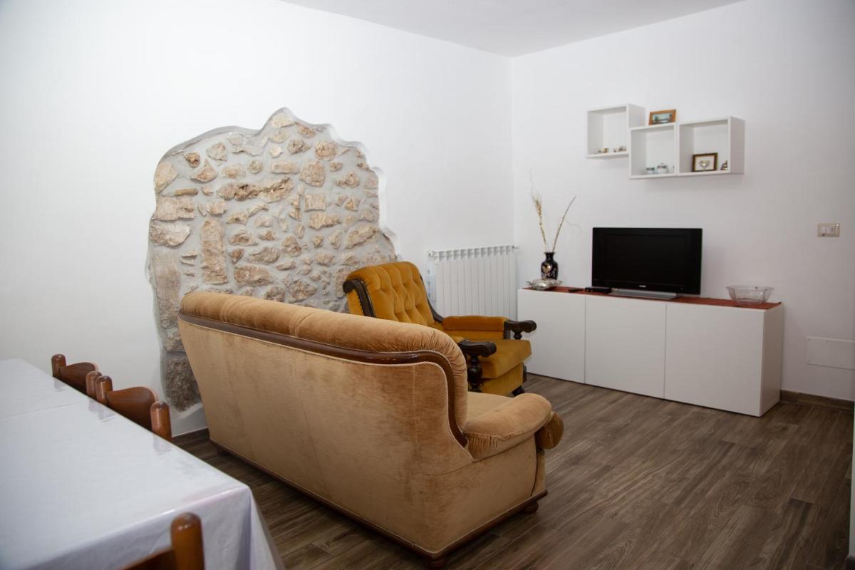Casetta Via Lago - Housity